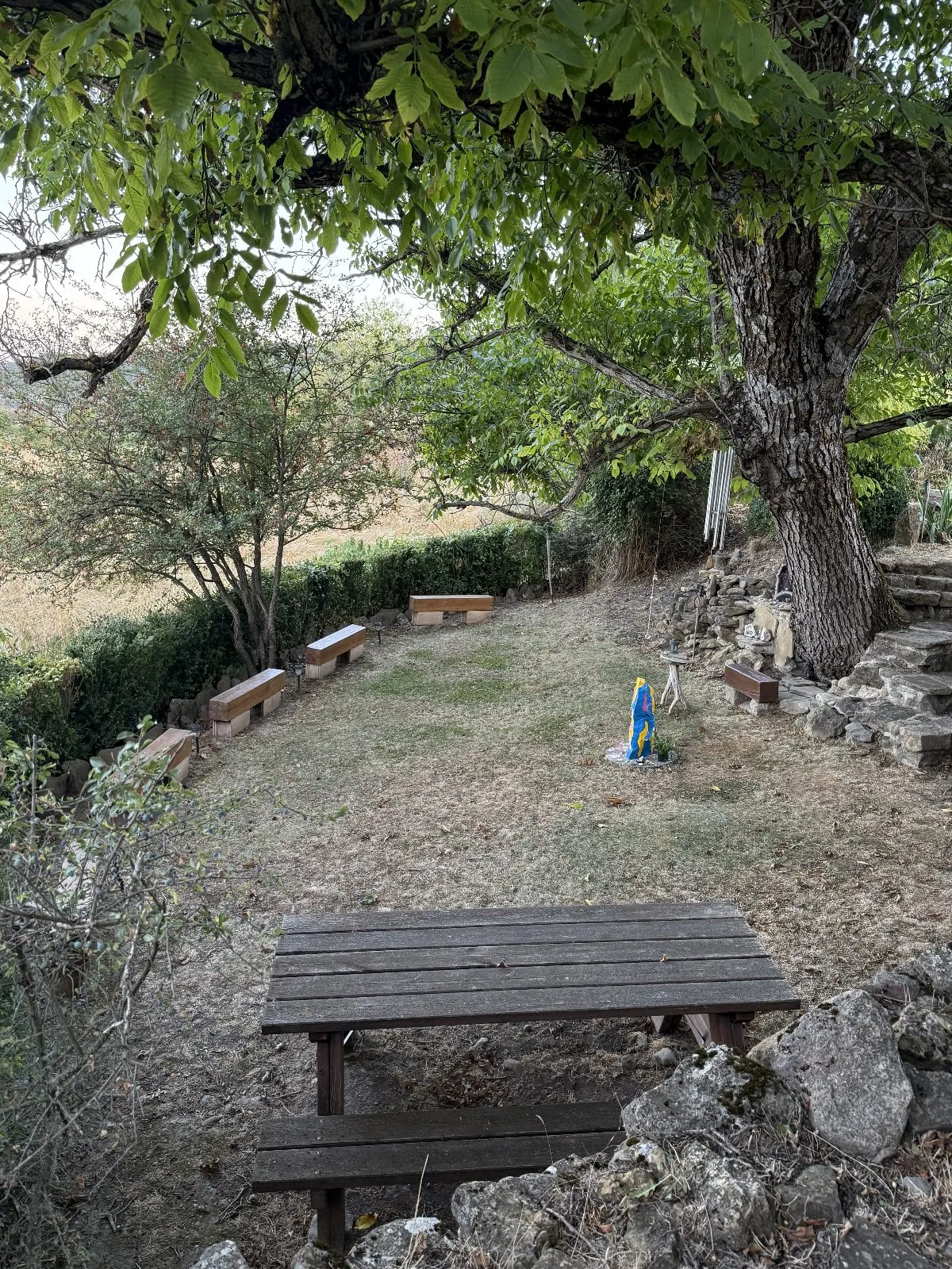 Jardín casa rural Gillué